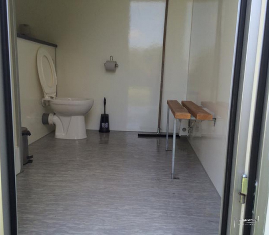 Dubbele mobiele badkamer met geiser