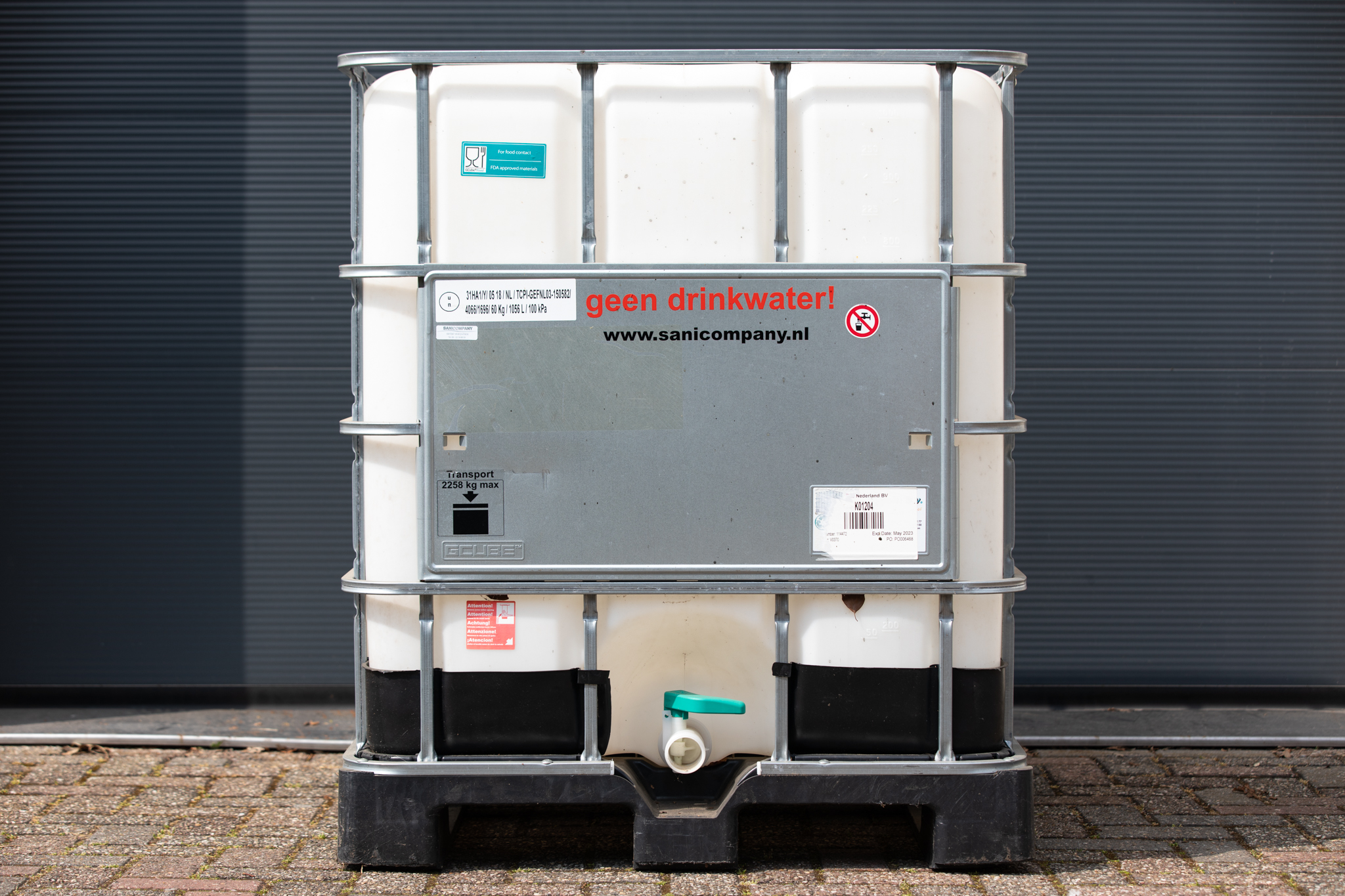 7. Schoon- of vuilwatertank (IBC) 1000 liter